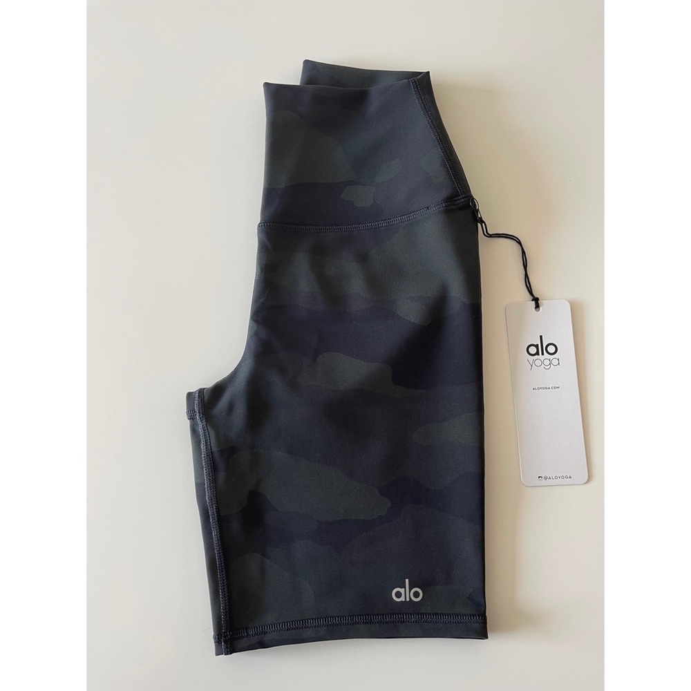 Alo Yoga 7” High-Waist Vapor Short